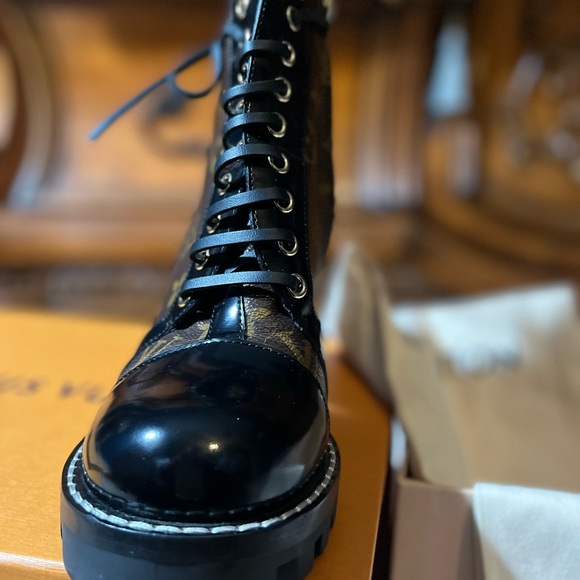 Louis Vuitton Star Trail Ankle Boot-pristine like new condition - Picture 4 of 11